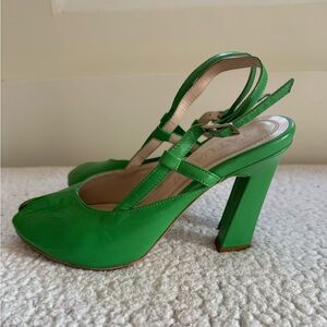 NWOB Tatuaggi Green Leather Open Toe Slingback Sandals Size 36 (US 6)